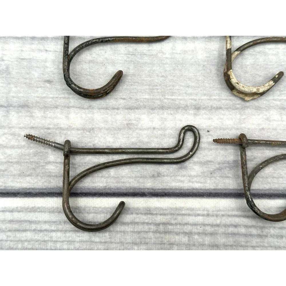 LOT OF 4 ANTIQUE BENT WIRE COAT HOOKS‎